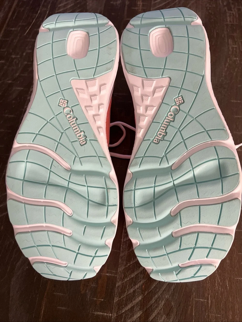 Columbia PFG Women’s Tiki Pink/Gulf Stream Sneakers Size 12. Brand New.
